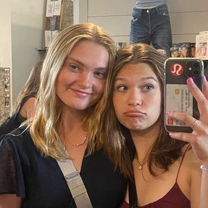 Meet your Posher, Isabel